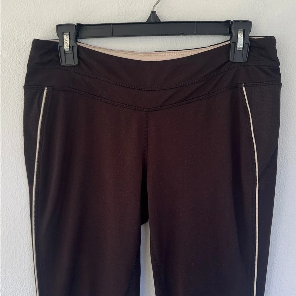 Tangerine black white stripe crop length mid rise workout leggings size medium